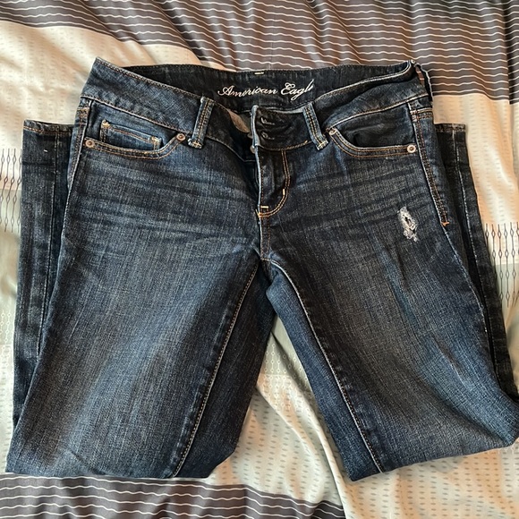 American Eagle Jean Capris - Picture 3 of 4